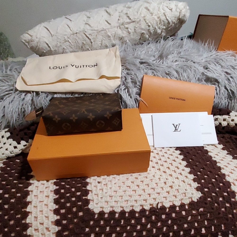 Louis Vuitton toiletry pouch 19